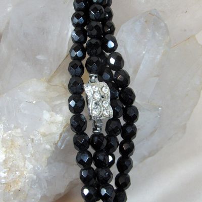 blong black glass bead necklace clasp.jpg