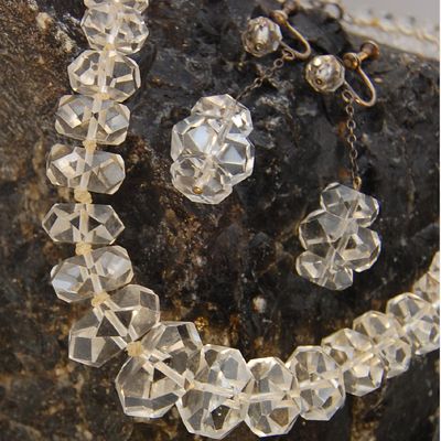 rock crystal necklace detail 1.jpg
