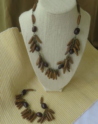 seed pod necklace & bracelet set