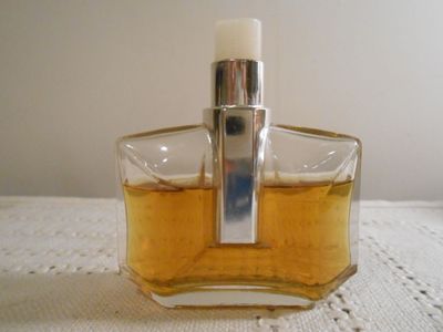 Unknown perfume bottle 003.JPG
