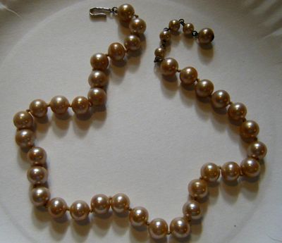 $1 pearls.JPG