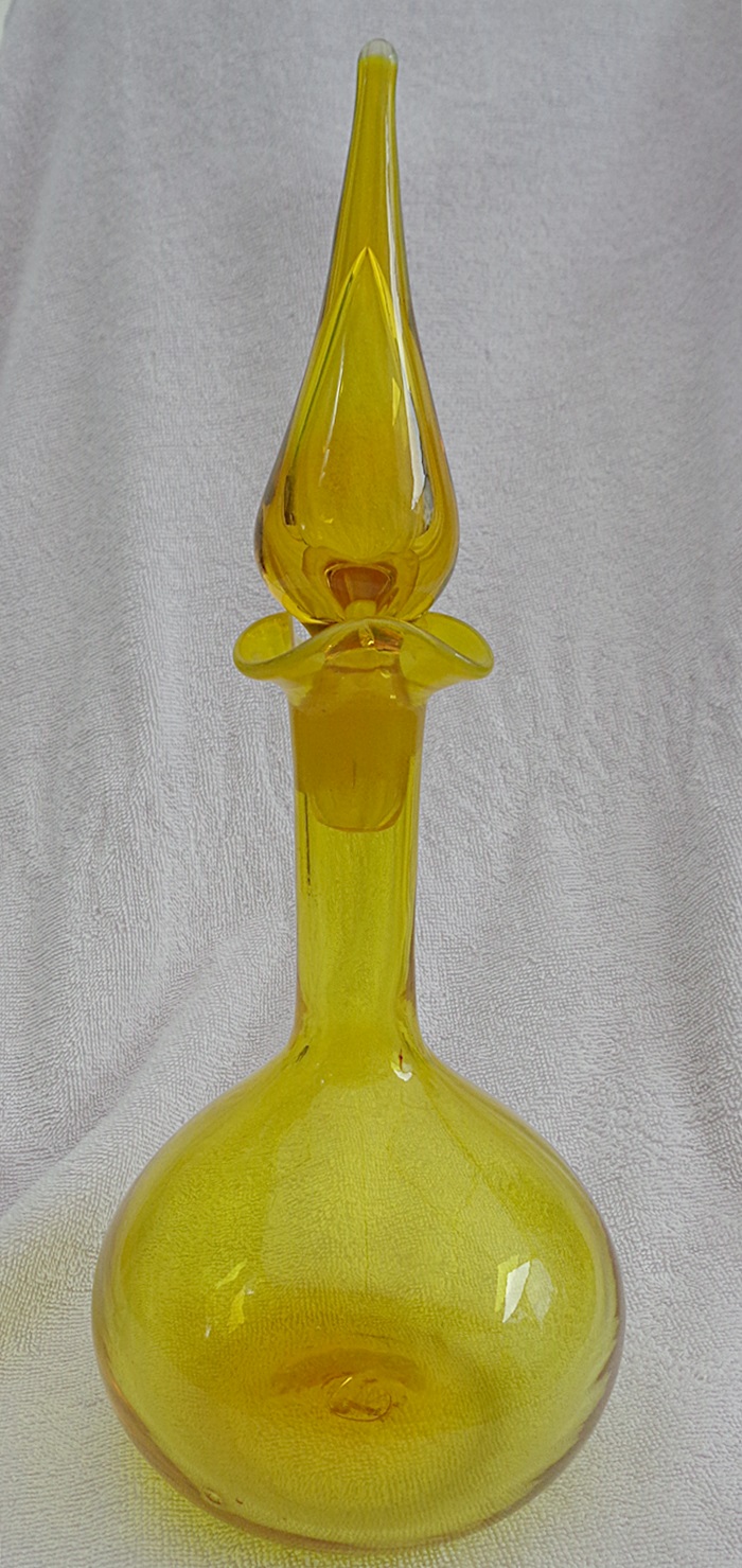 Download Anyone ever seen Vaseline glass glow Amberina colo... - The eBay Community
