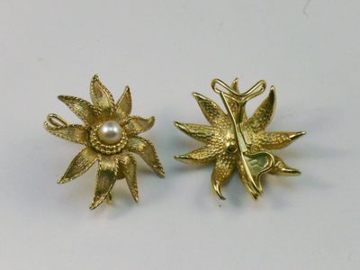 Sunflower Earrings 004.JPG