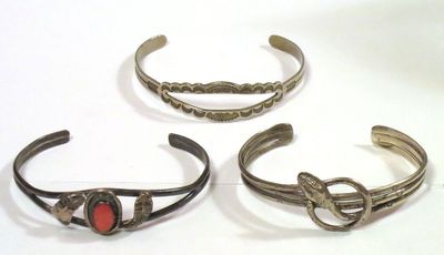 Silver bracelet lot