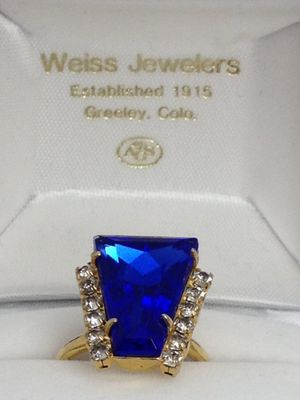 In a Weiss Jewelers Box. Not Albert Weiss but looking for a family connection.