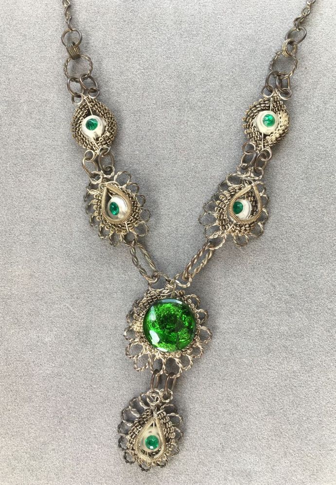 greennecklace2.jpg