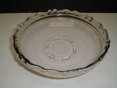 mystery centerpiece bowl clear glass july 23 2107 009.JPG