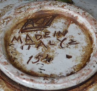 Italy earthenware mark.jpg