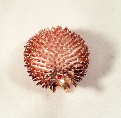 hedgehog pin first image.jpg