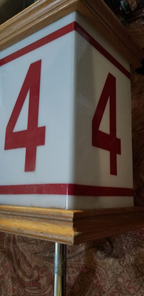 It has 4's on all  four sides.
