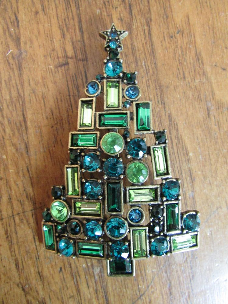 Unmarked Christmas Tree brooch