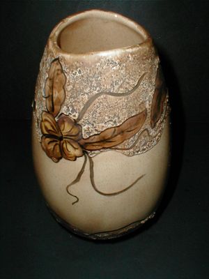 mystery vase brown flower textured june 30 2019 002.JPG