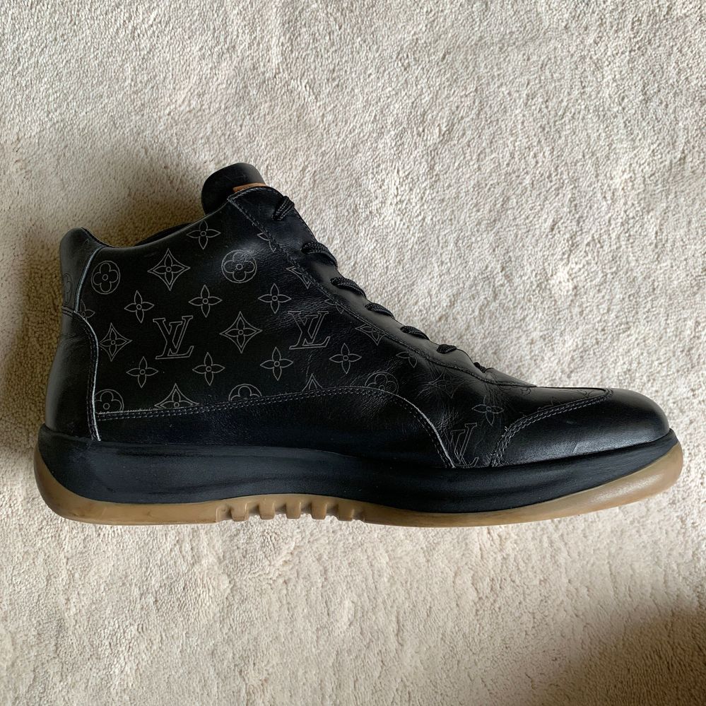 Louis Vuitton Monogram Black Leather Sneakers 8 LV-4.jpg