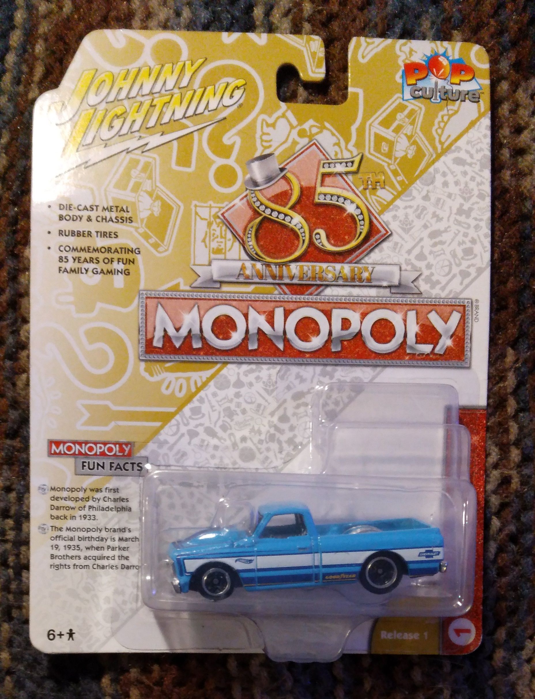 Hotwheels inside Johnny Lightning packaging? Need  - The