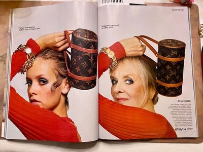 60s Supermodel Twiggy Recreates a Classic Photo - 56 Years Later