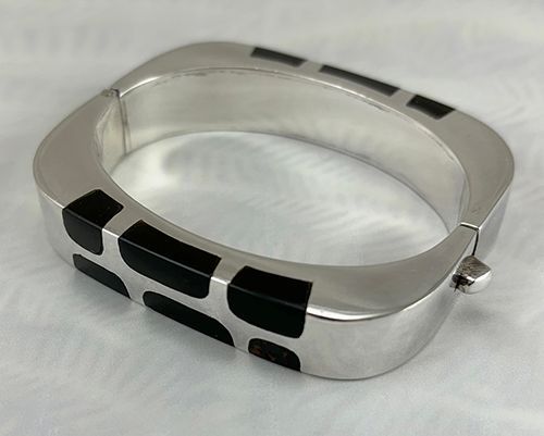 Mexican Sterling Inlay Onyx Hinged Bangle